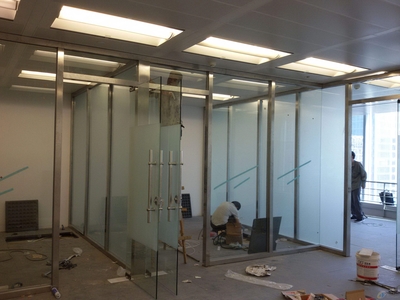 東麗區(qū)玻璃隔斷行業(yè)領袖 專業(yè)品質與創(chuàng)新服務的典范